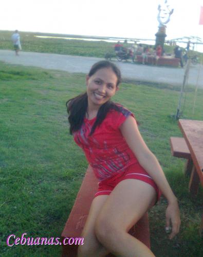 Adela, 39, from Dumaguete